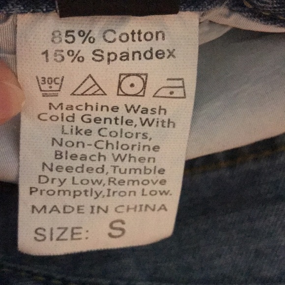 Shein size small Jean shorts - Picture 4 of 4